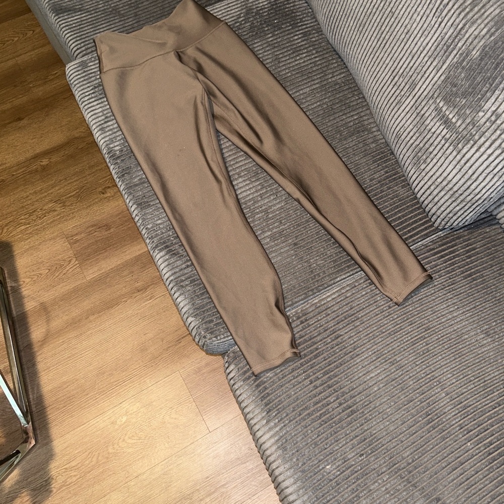 ALO Yoga Ribbed High-Waist Leggings in Taupe Brown